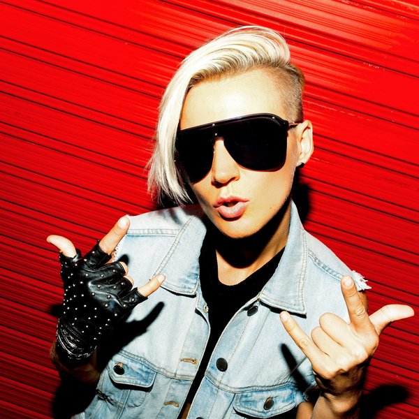 Come trovare la giacca di jeans perfetta per la silhouette a mela?